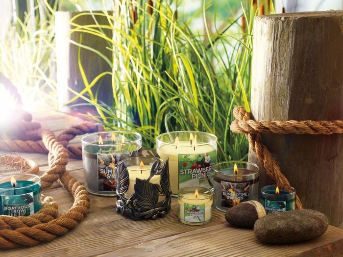  Bath & Body Works: the new summer collection of candles Lakeside Summer! 